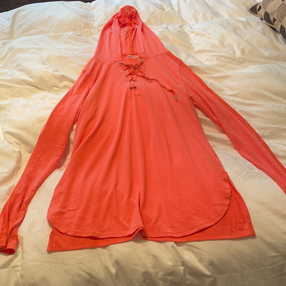 Hooded shirt